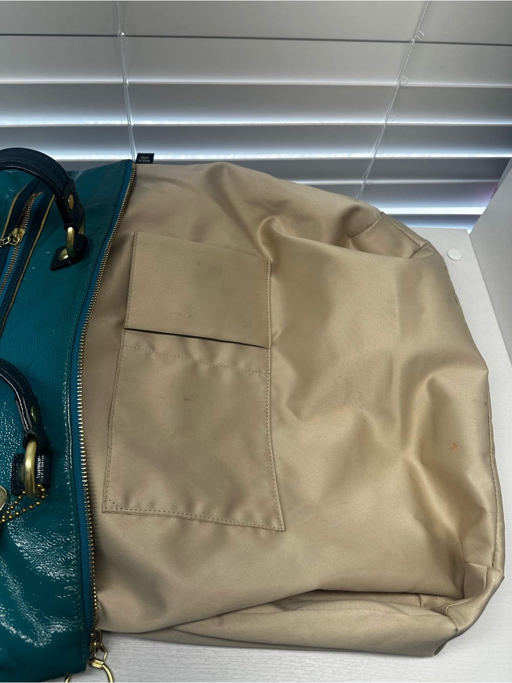 Coach Poppy Daisy “ Liquid Gloss” Pocket Tote - Picture 13 of 16